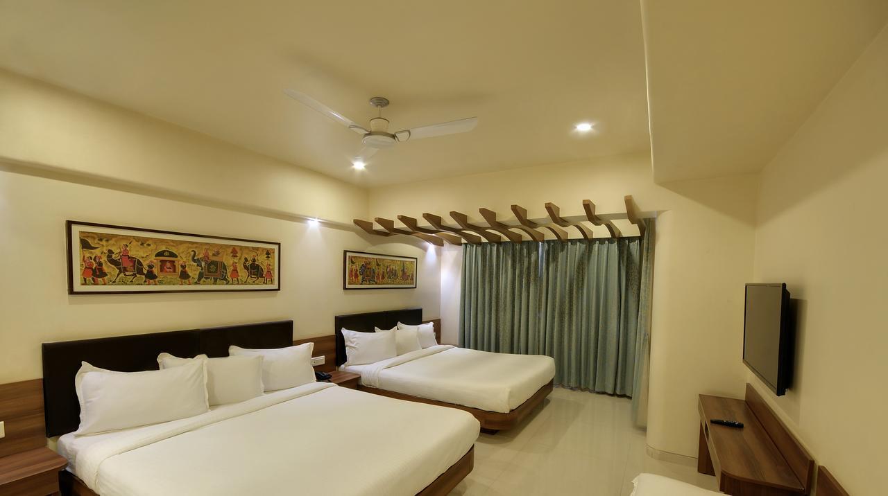 Shreeji Vatika Otel Surat Dış mekan fotoğraf