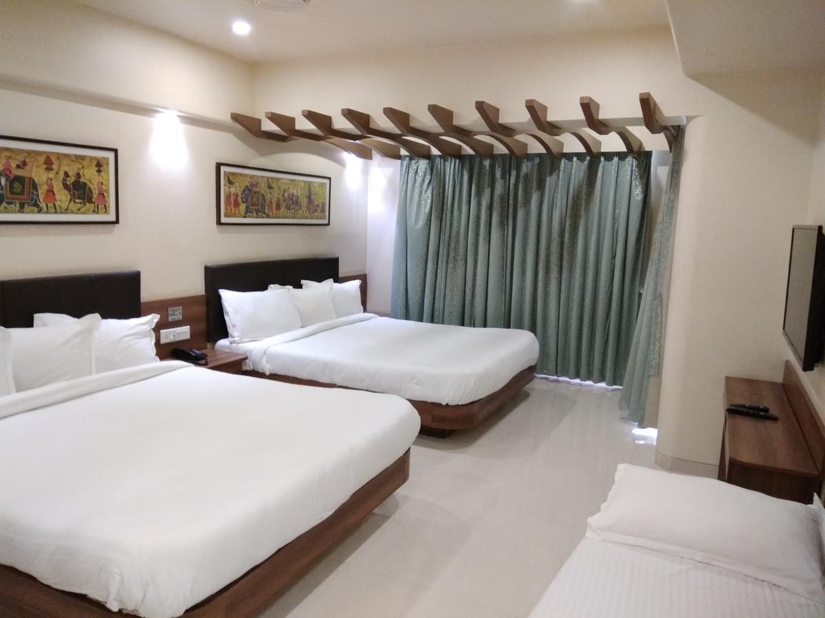Shreeji Vatika Otel Surat Dış mekan fotoğraf