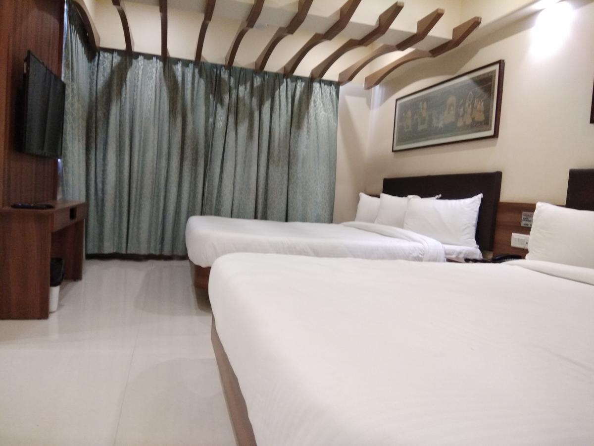 Shreeji Vatika Otel Surat Dış mekan fotoğraf